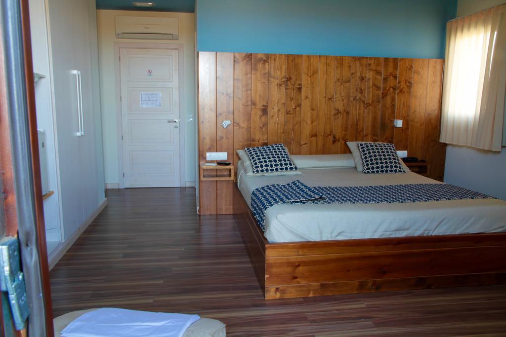 Hotel Mas Prades Deltebre Esterno foto